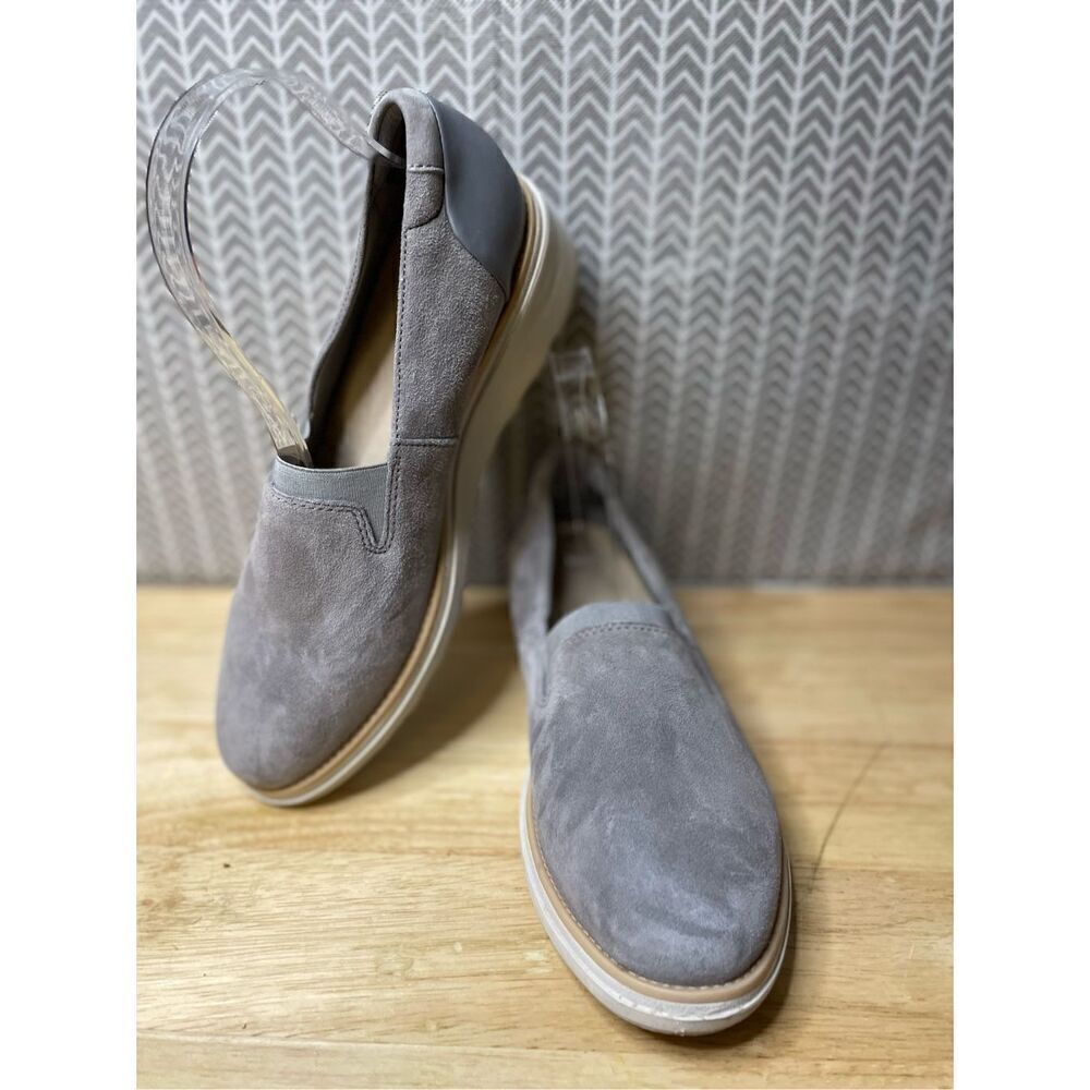 ✅Clarks Collection Sharon Dolly Loafer  Gray suede Women's Size 8.5